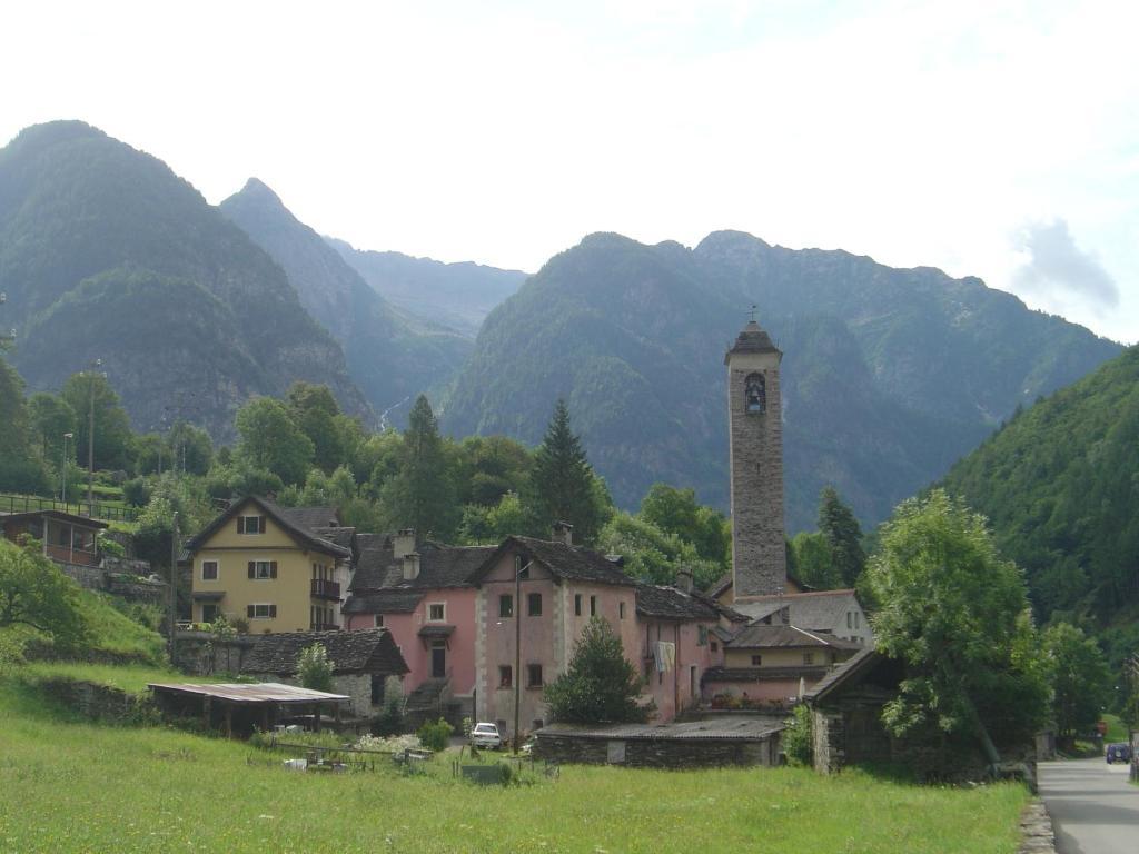 ホテルRistorante Garni Lavizzara Sornico 部屋 写真