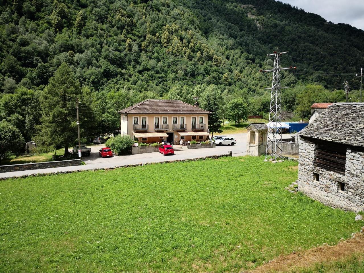 ホテルRistorante Garni Lavizzara Sornico エクステリア 写真